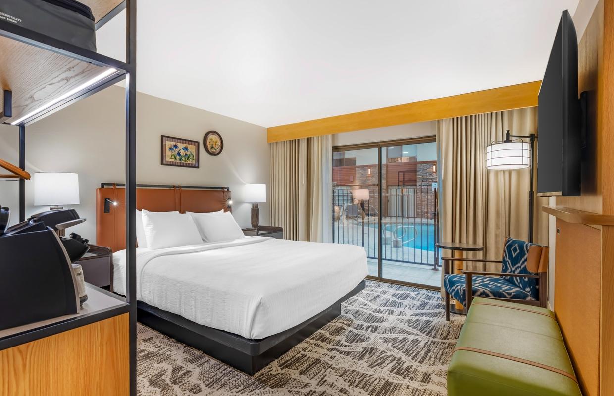 Best Western GranTree Inn King Guestroom