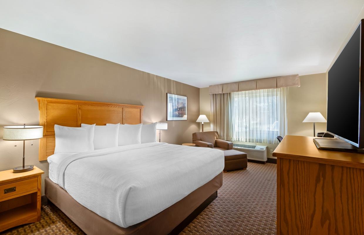 Standard King Room at the Best Western GranTree In