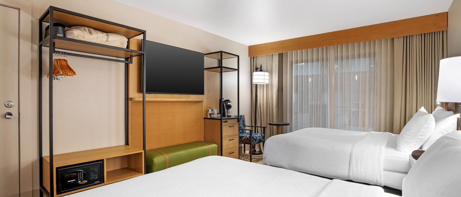 Queen Queen Guest Room