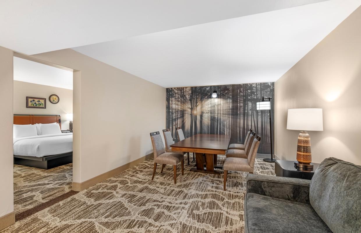 King Executive Suite with a Boardroom at the Best